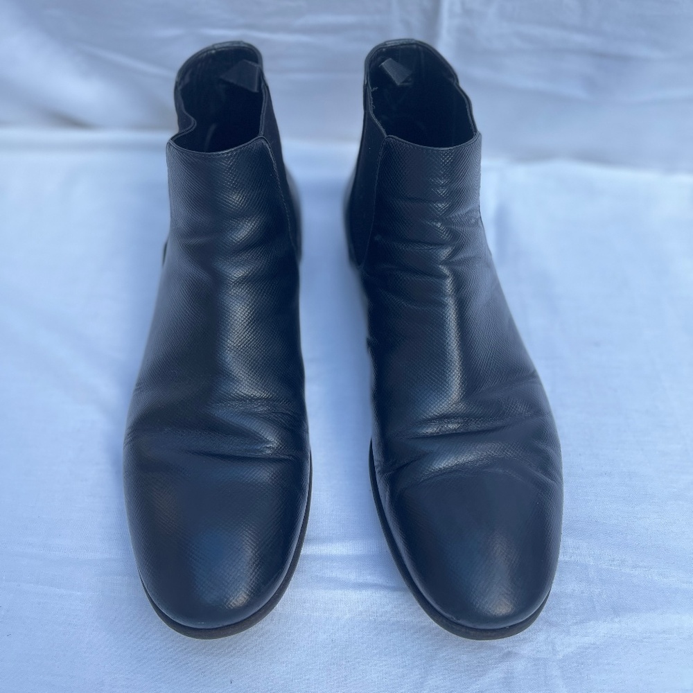 PRADA Mens leather chelsea black boots. Size 10.